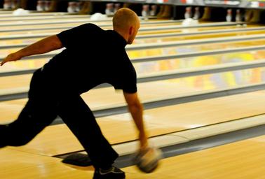 Suitcase style bowling throw Transition to High-Rev Bowling Release